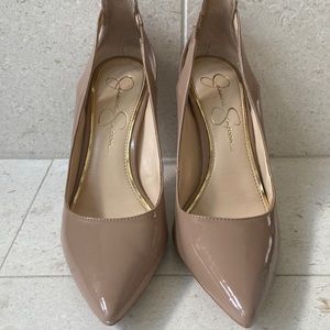 Jessica Simpson tan/natural Patent Leather Heels